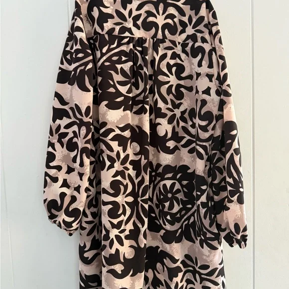 Manuhealii Tiare Quilt Dress - Picture 2 of 4